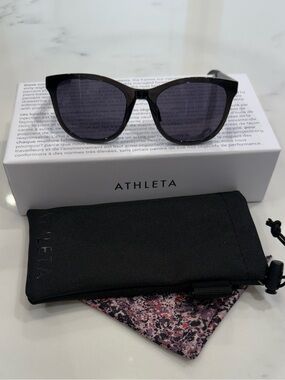Athleta new in box Sunglasses Black